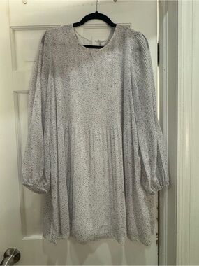 Aritzia Daydreamer Light Gray Floral Long Sleeve Mini Dress